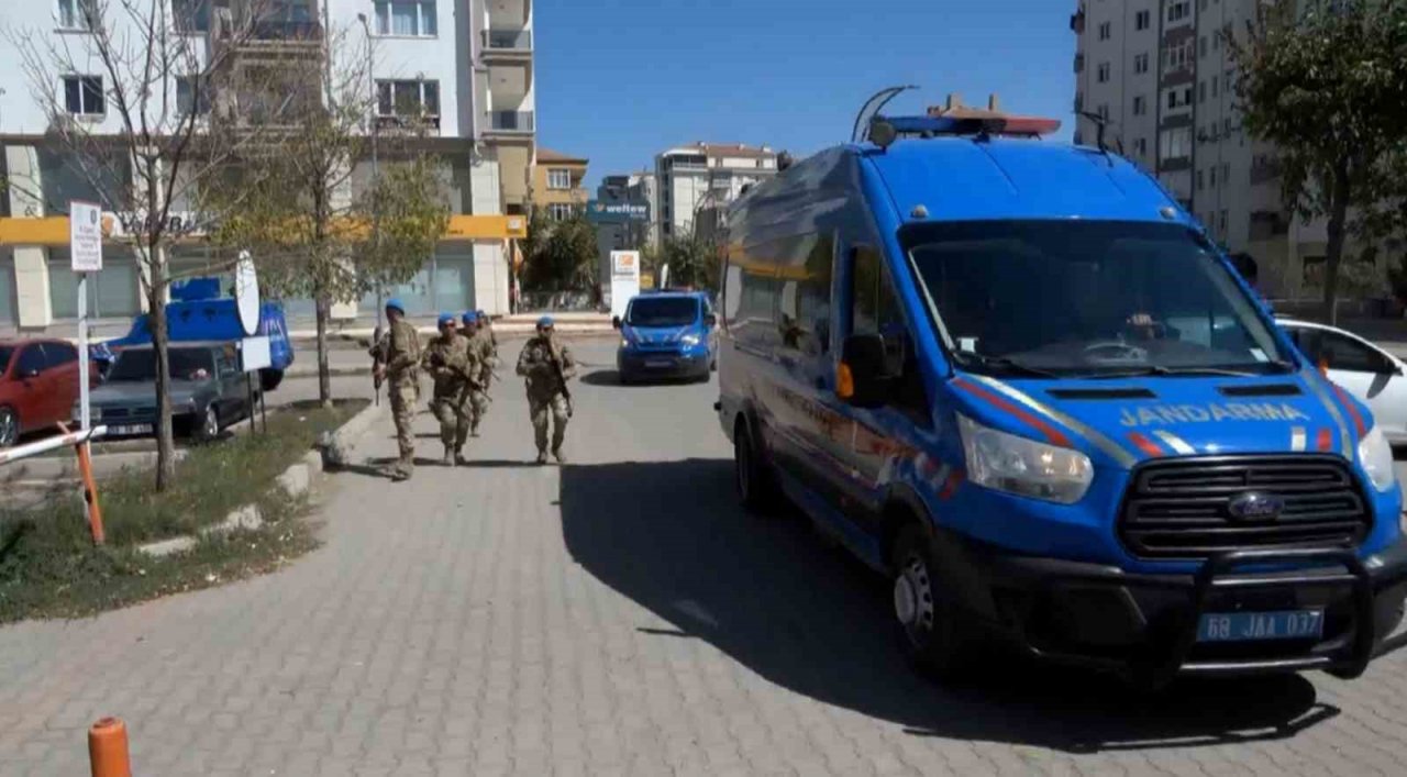 Aksaray’da jandarma 1 ayda 314 aranan şahsı yakaladı