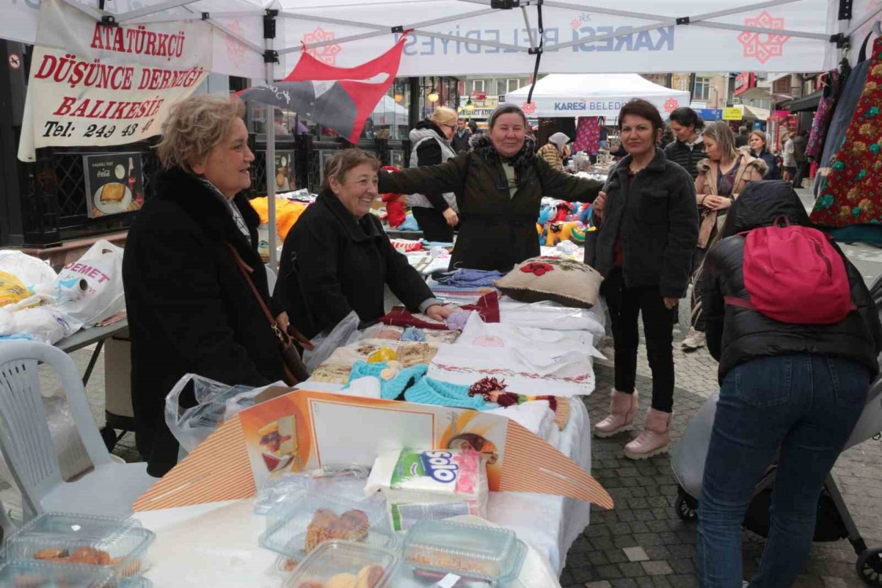 Üretici kadınlar pazarı ilgi gördü