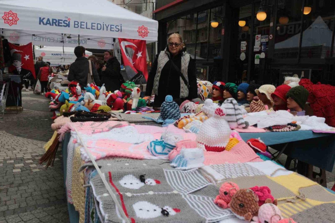 Üretici kadınlar pazarı ilgi gördü