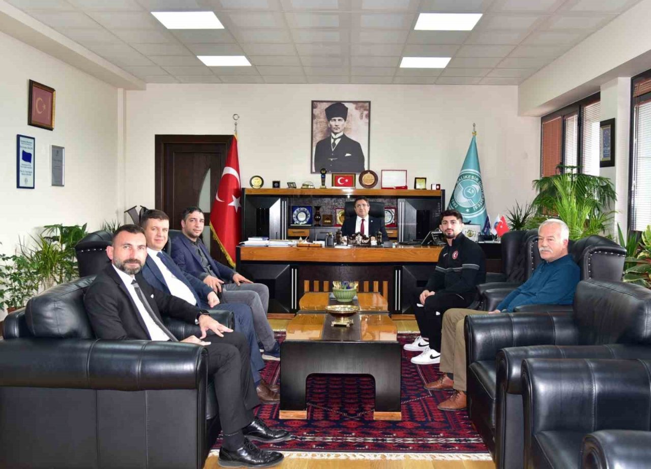 BAÜN’lü Milli Güreşçi Kerem Kamal’dan, Rektör Yücel Oğurlu’ya ziyaret