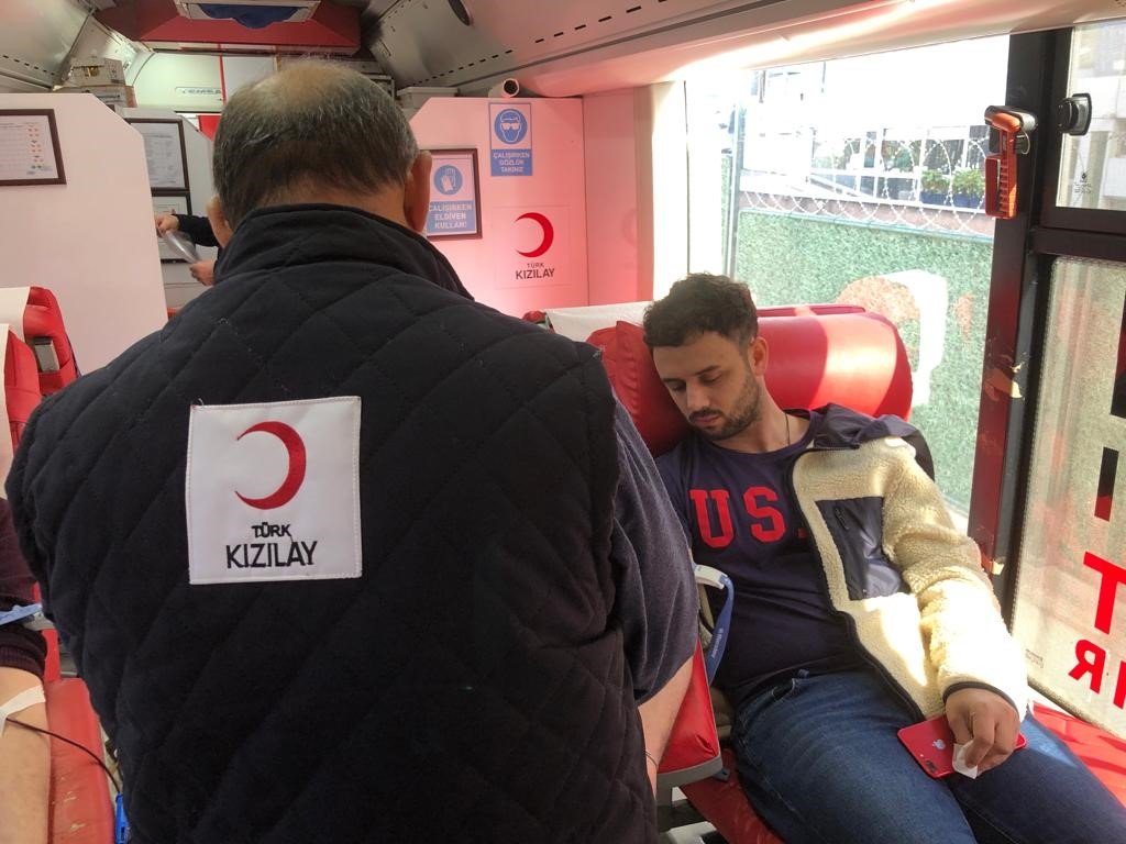 Birevim’den depremzedelere kan bağışı