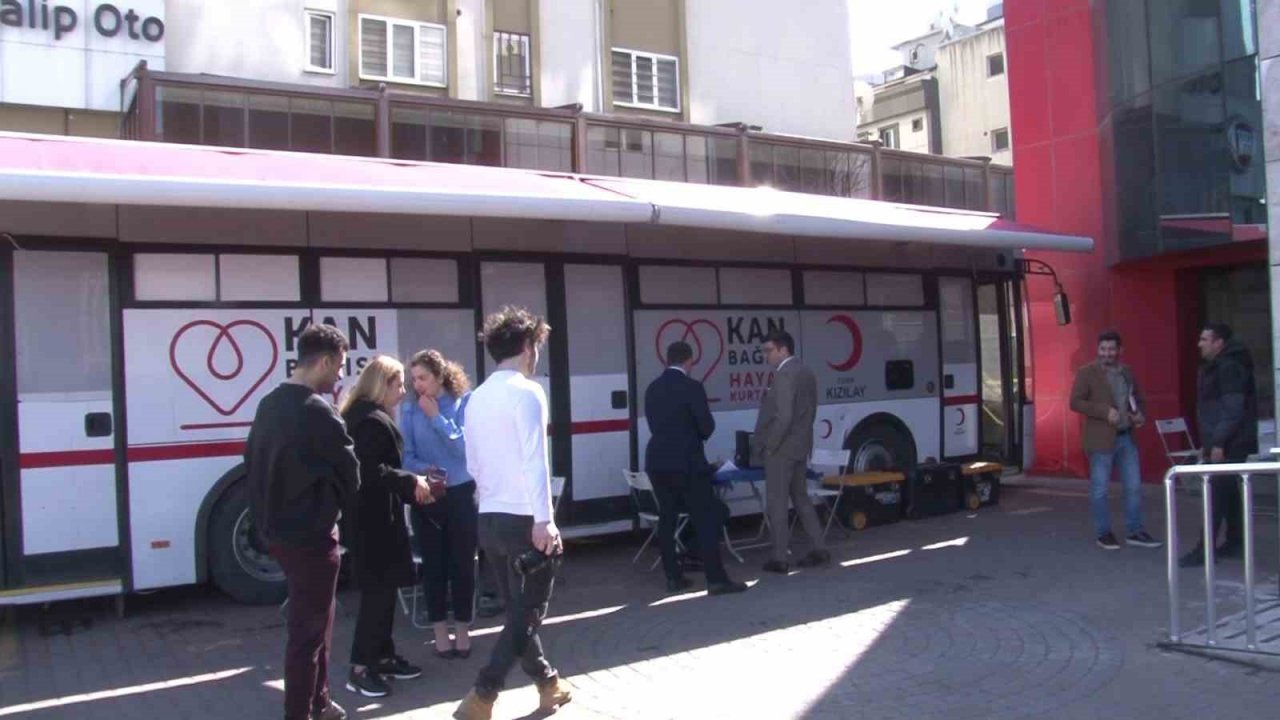 Birevim’den depremzedelere kan bağışı