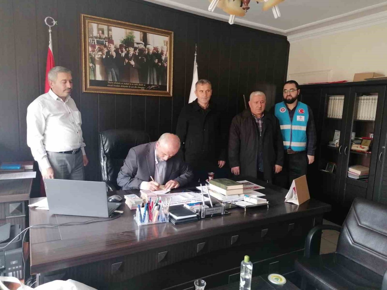 Çan’da din görevlilerinden depremzedelere bağış