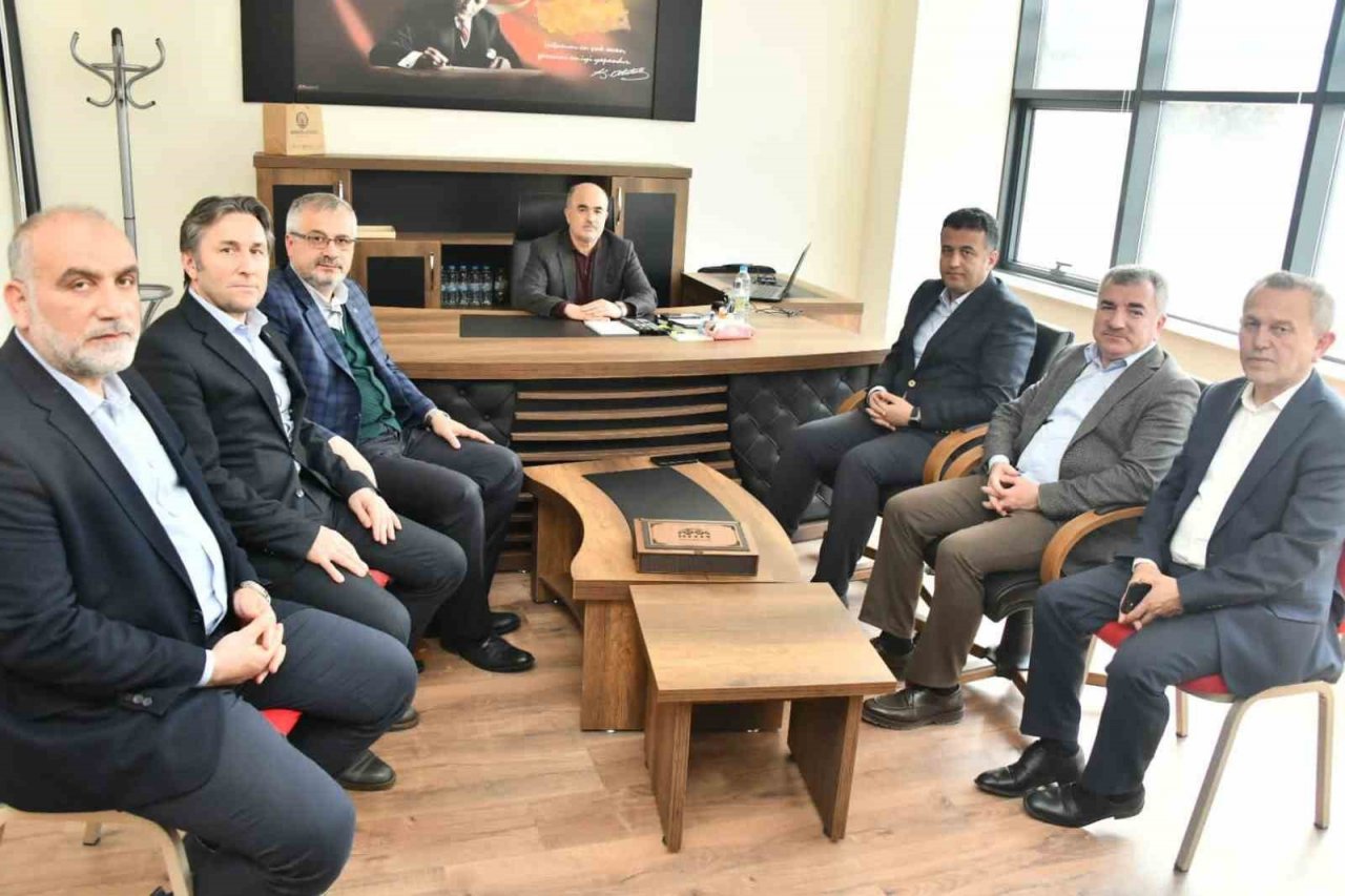 Başkan Sandıkçı: "Deprem bölgesinde yaraları sarmak için çalışmalarımıza titizlikle devam ediyoruz"