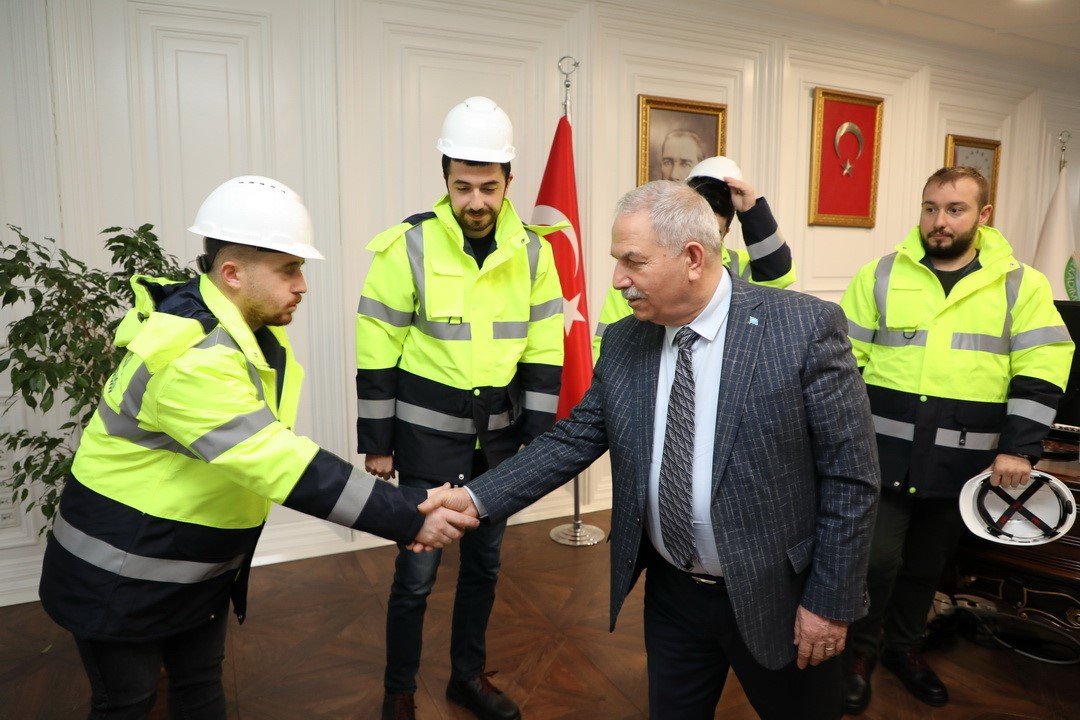 İlkadım hasar tespit çalışmaları için teknik ekibi deprem bölgesine gönderdi