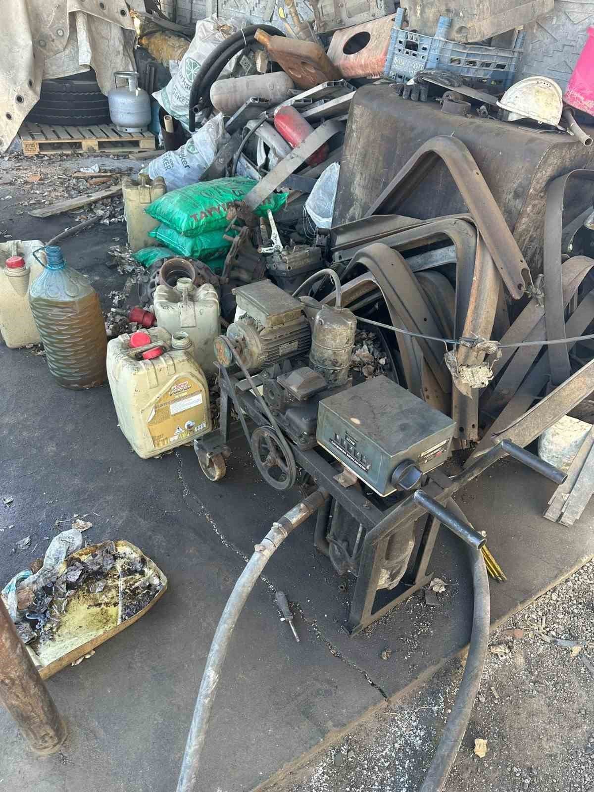 Iğdır’da 6 ton gümrük kaçağı akaryakıt ele geçirildi