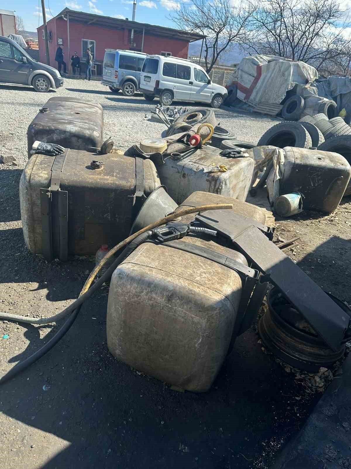 Iğdır’da 6 ton gümrük kaçağı akaryakıt ele geçirildi