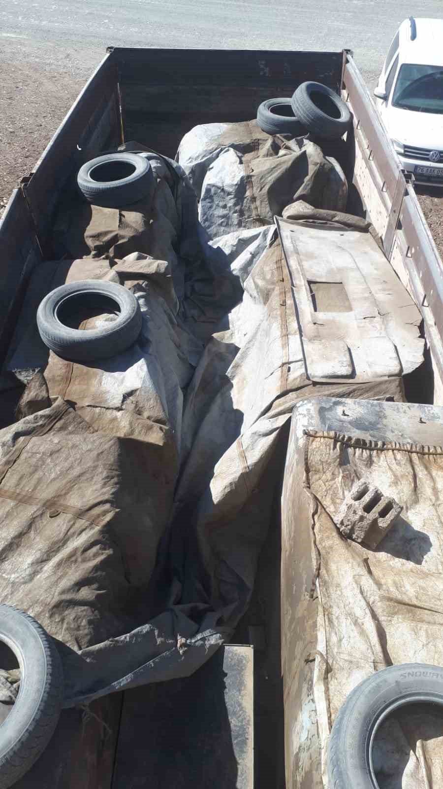 Iğdır’da 6 ton gümrük kaçağı akaryakıt ele geçirildi