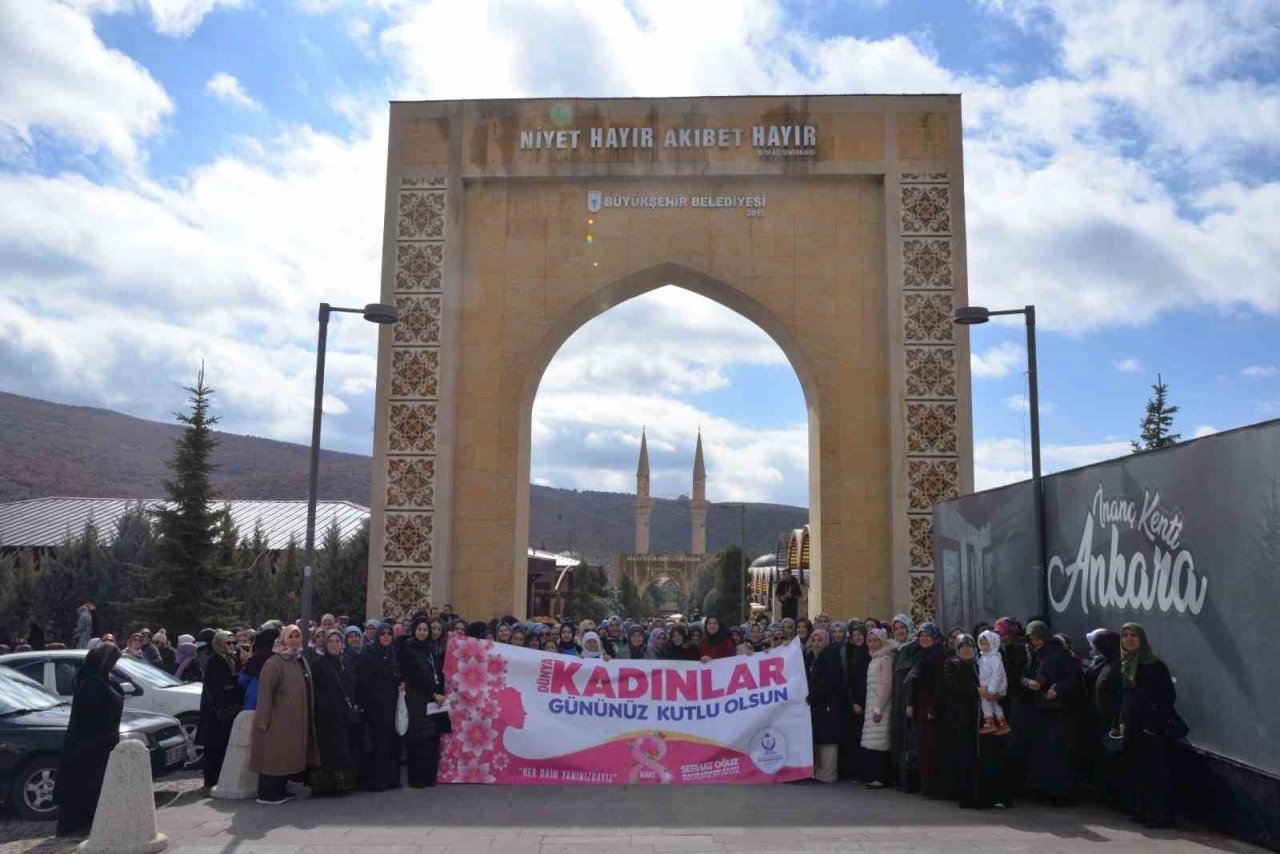 Başkan Oğuz kültür turu düzenledi