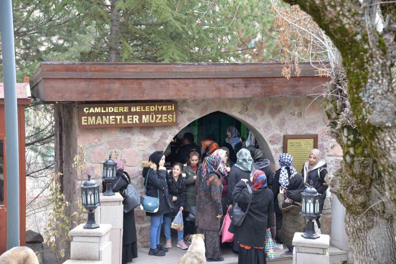 Başkan Oğuz kültür turu düzenledi
