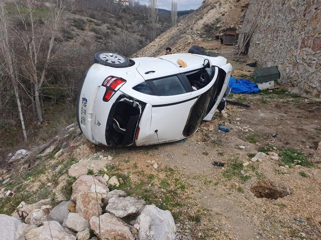 Depremzede sürücü aracıyla 8 metre yükseklikten düştü