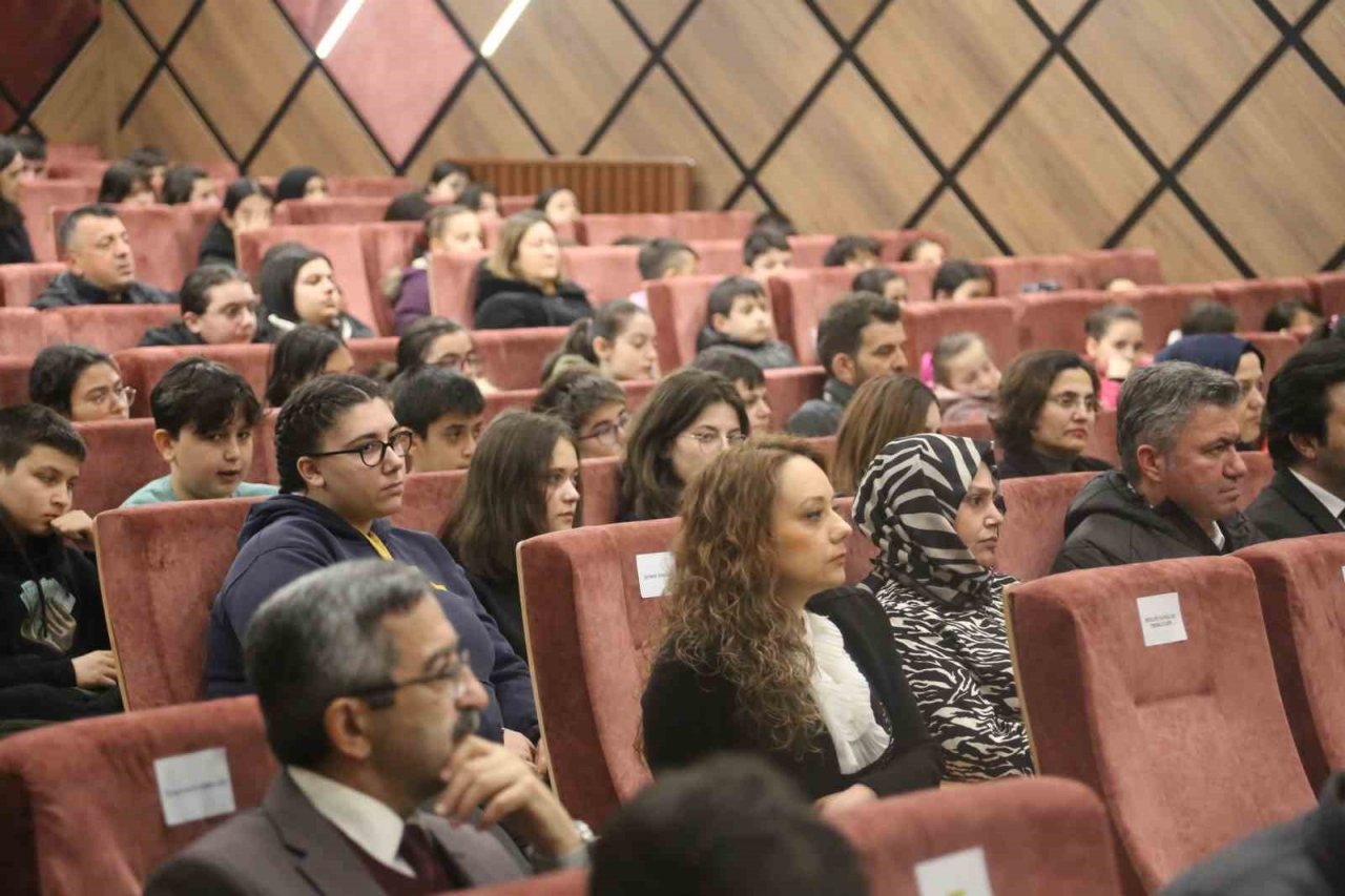 Kastamonu’da İstiklal Marşı’nın kabulünün yıldönümünde Mehmet Akif Ersoy anıldı