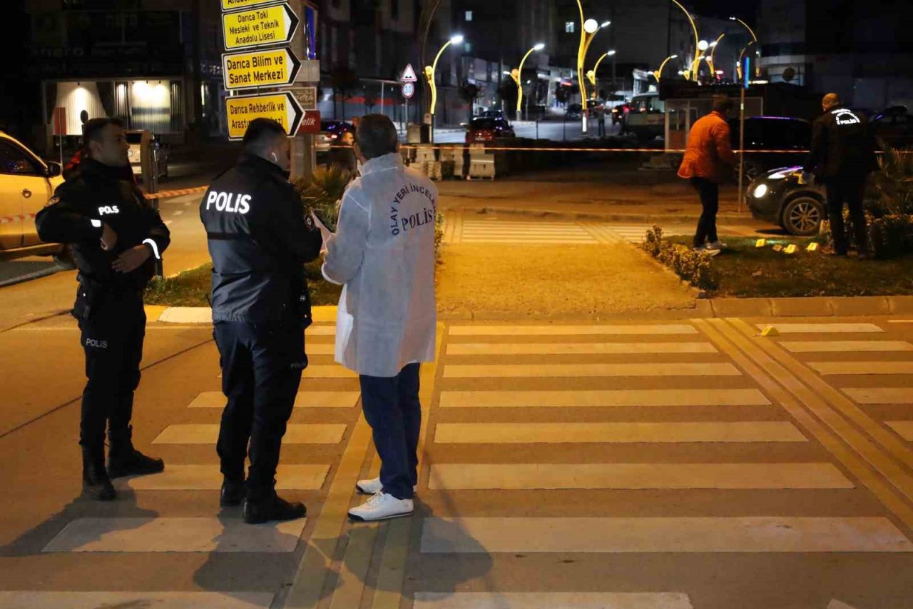 Darıca’da silahlı bıçaklı kavga: 3 yaralı