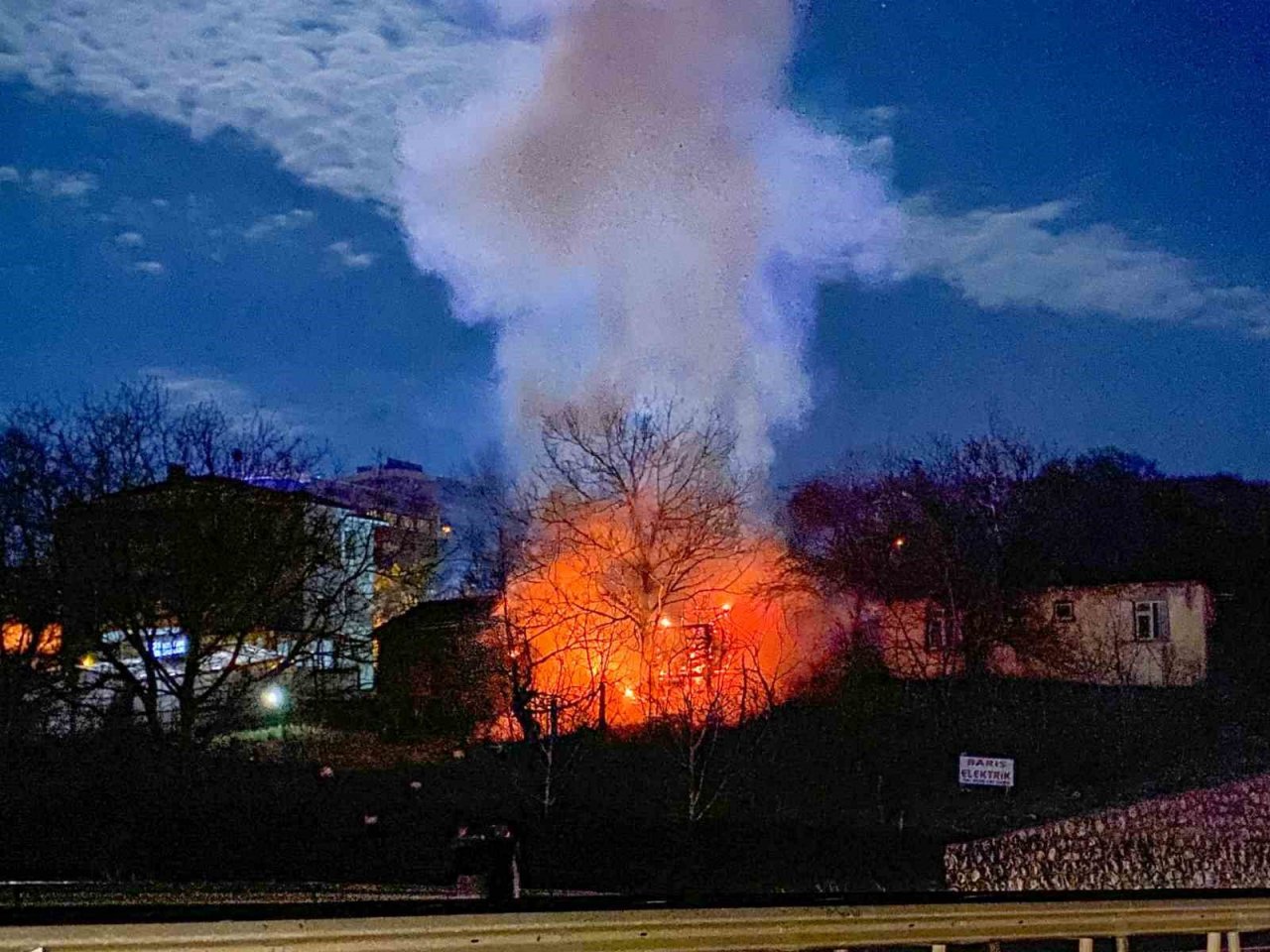 Sinop’ta ahır ve ambar yangını