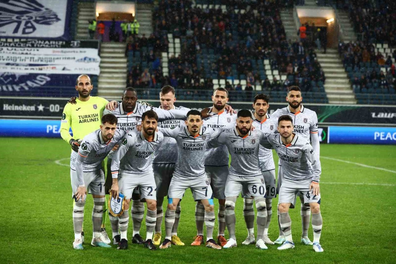 UEFA Avrupa Konferans Ligi: Gent: 1 - Medipol Başakşehir: 1 (İlk yarı)