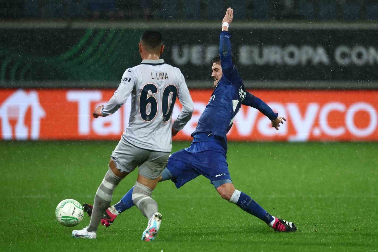UEFA Avrupa Konferans Ligi: Gent: 1 - Medipol Başakşehir: 1 (İlk yarı)