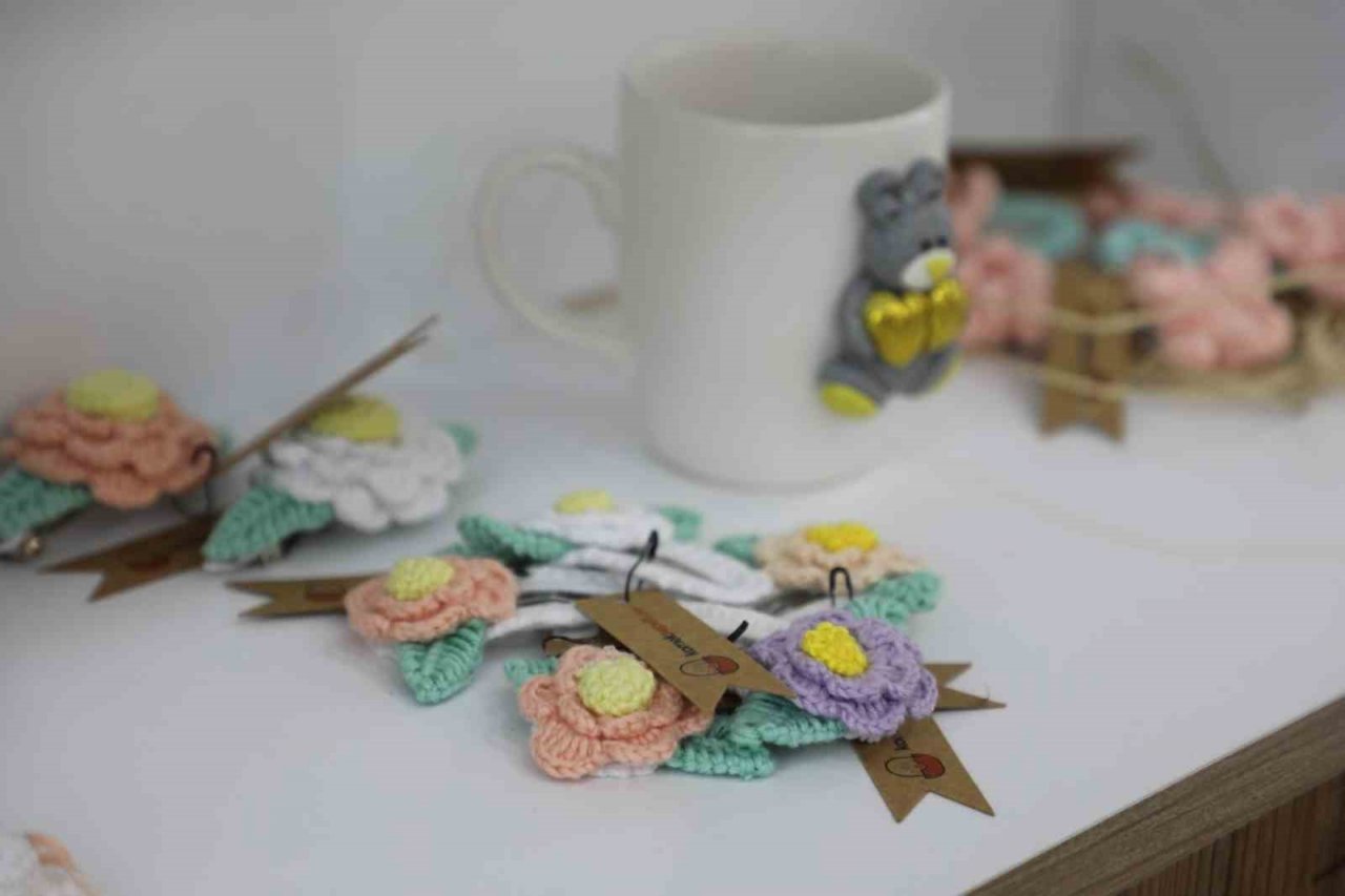 Bu mağazada sadece kadınların el emekleri satılıyor