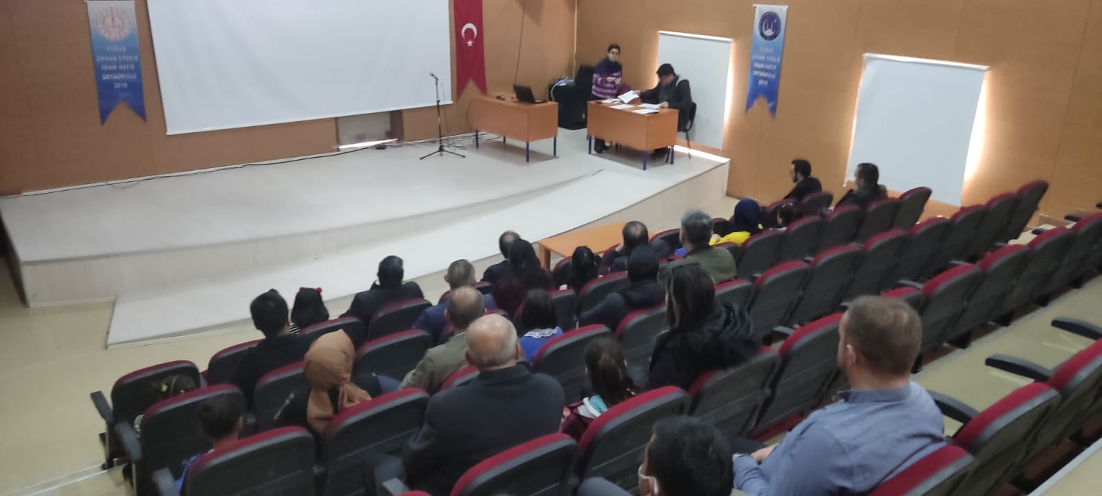 yunakta-istiklal-marsini-ezbere-guzel-okuma-yarismasi-1.jpg