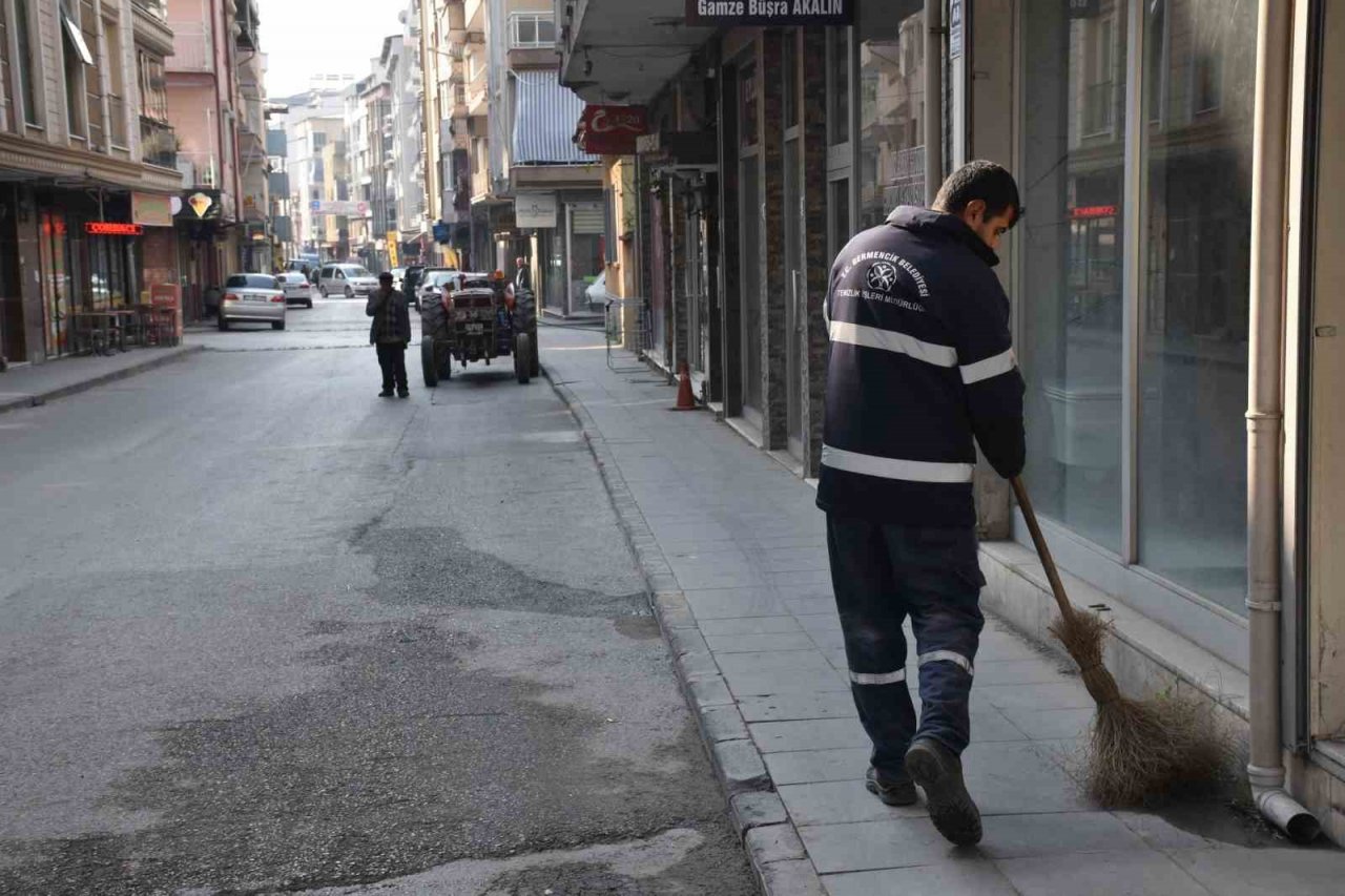 Germencik’te bahar temizliği mesaisi