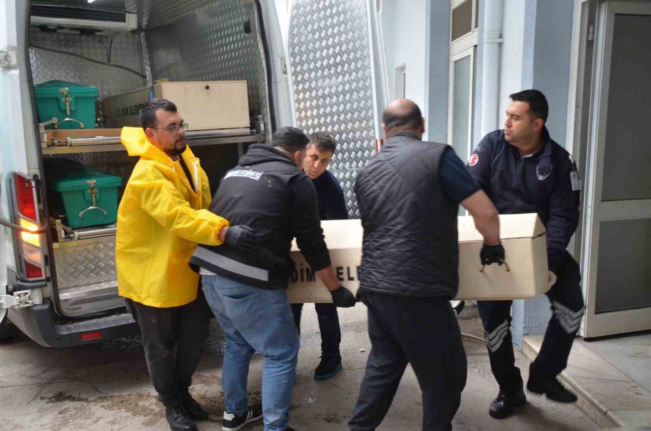 Didim’de göçmenlerin olduğu lastik bot battı: 3 ölü