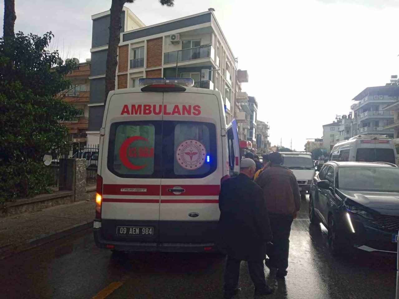 Elektrikli bisiklet ile otomobil çarpıştı: 1 yaralı
