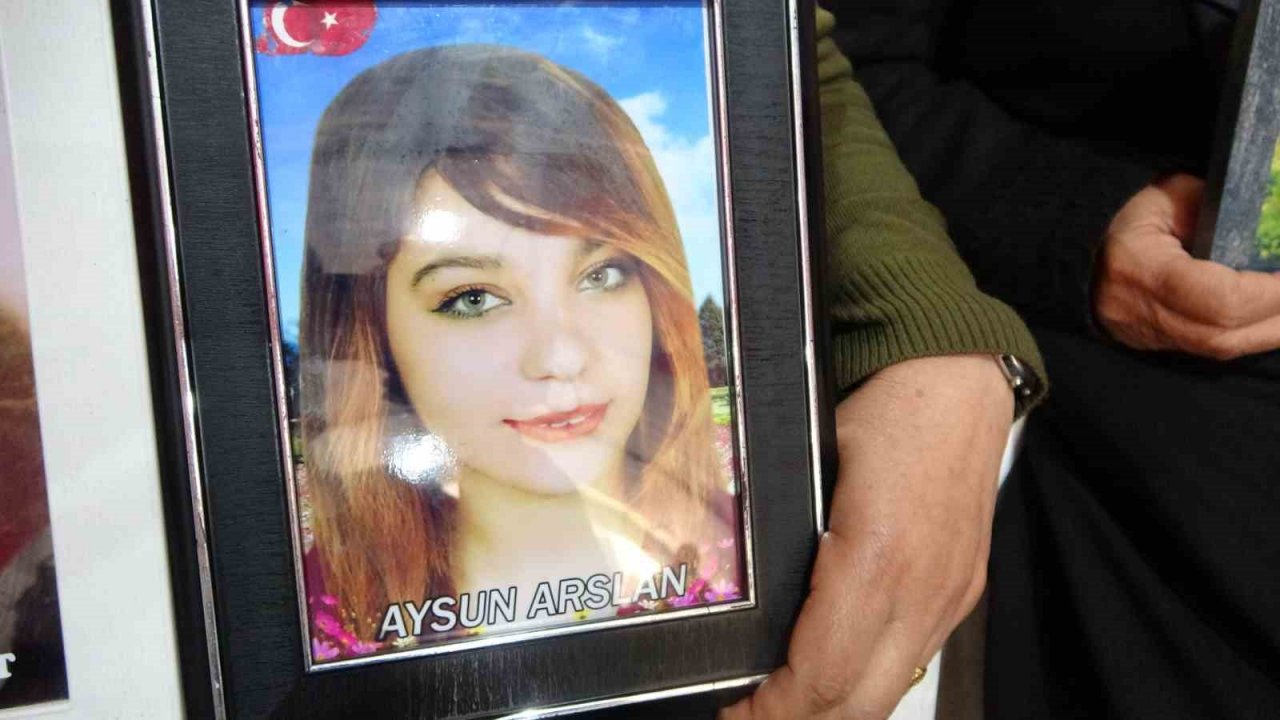 Ailelerin evlat nöbeti kararlılıkla sürüyor