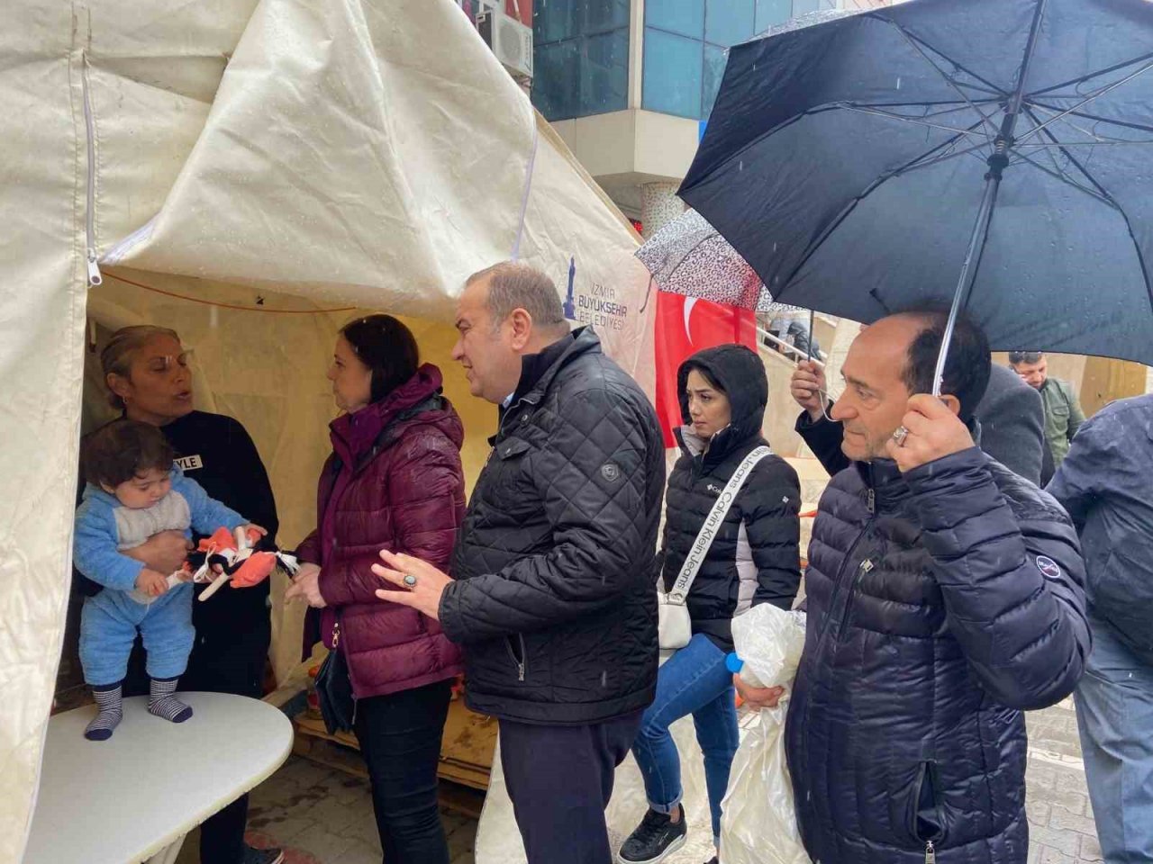 CHP Balçova ve Torbalı ekibi Osmaniye nöbetinde