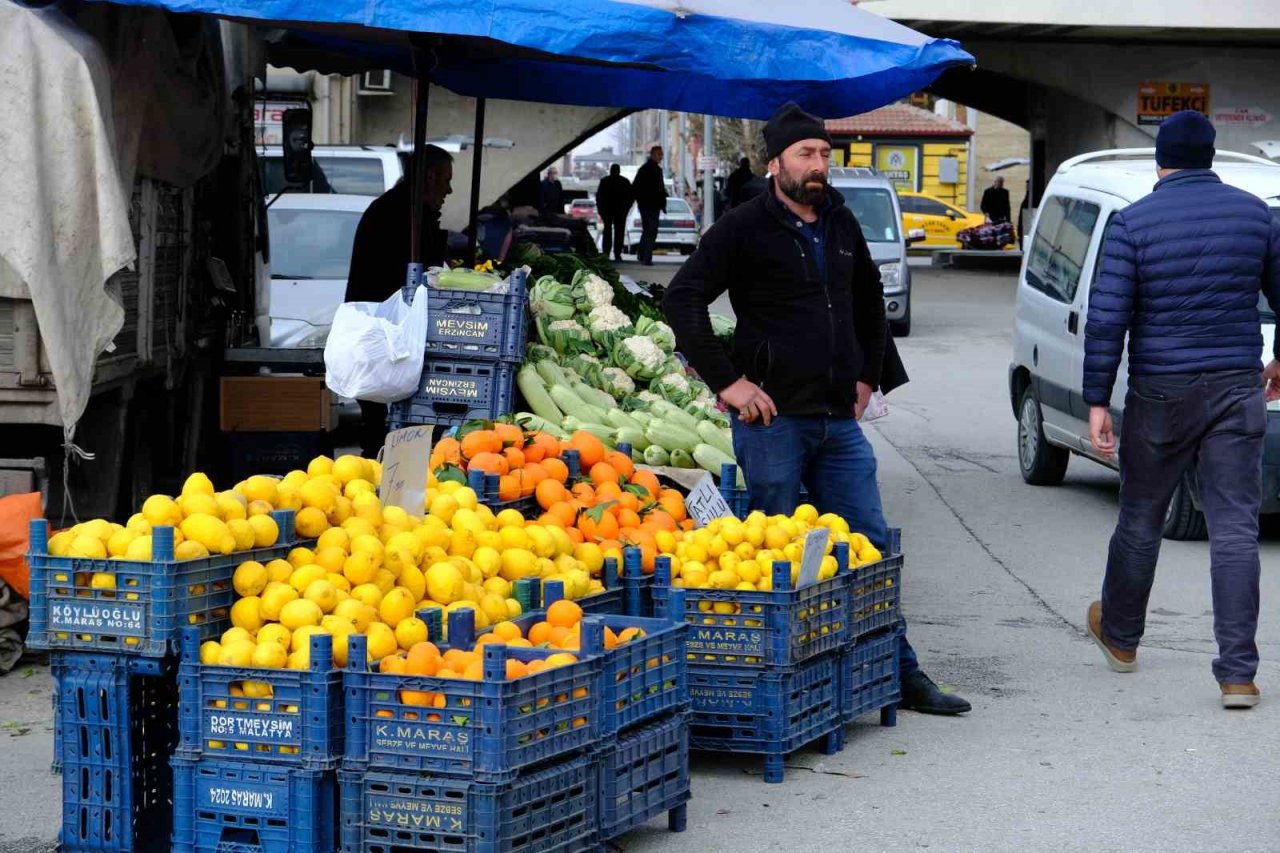 Pazar esnafının kuraklık endişesi