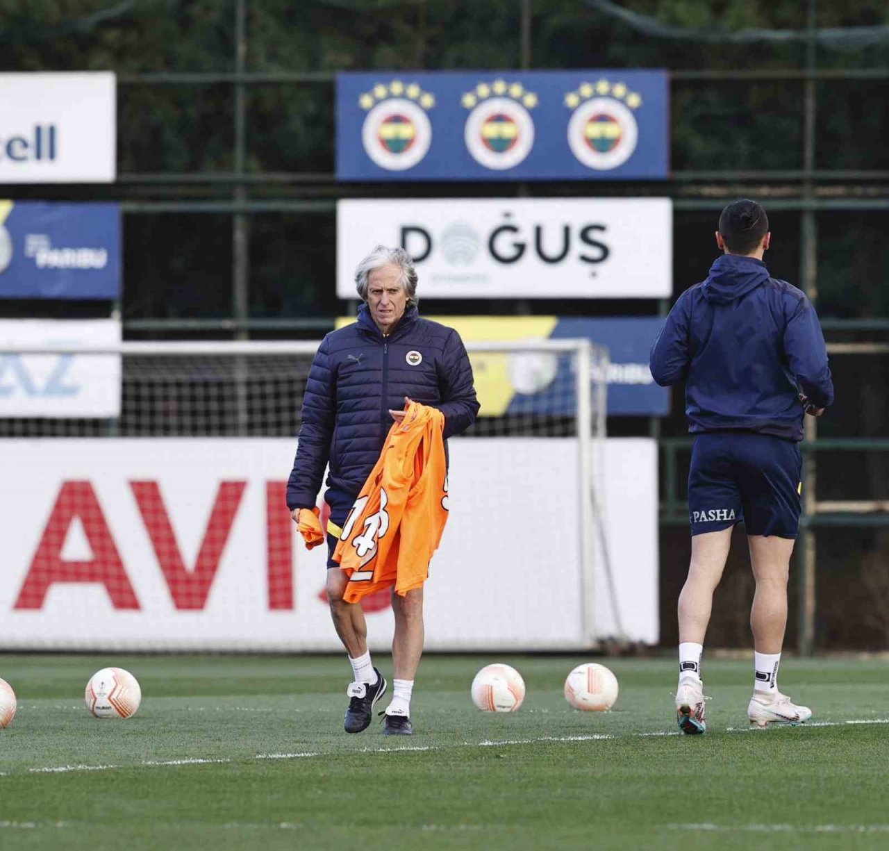 Fenerbahçe, Sevilla maçı hazırlıklarına başladı