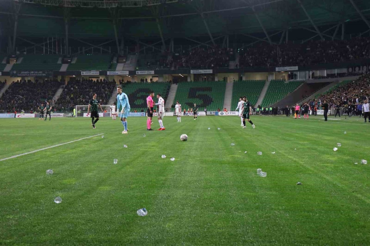 Gergin geçen Sakaryaspor - Samsunspor maçı PFDK’ya sevk edildi
