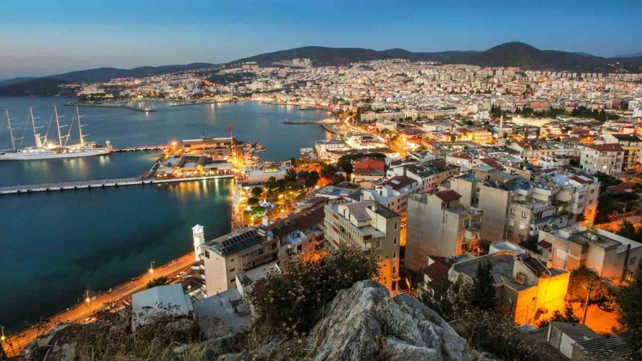 Kuşadası, yaşamak ve yatırım yapmak isteyenler için cazibe merkezi oldu