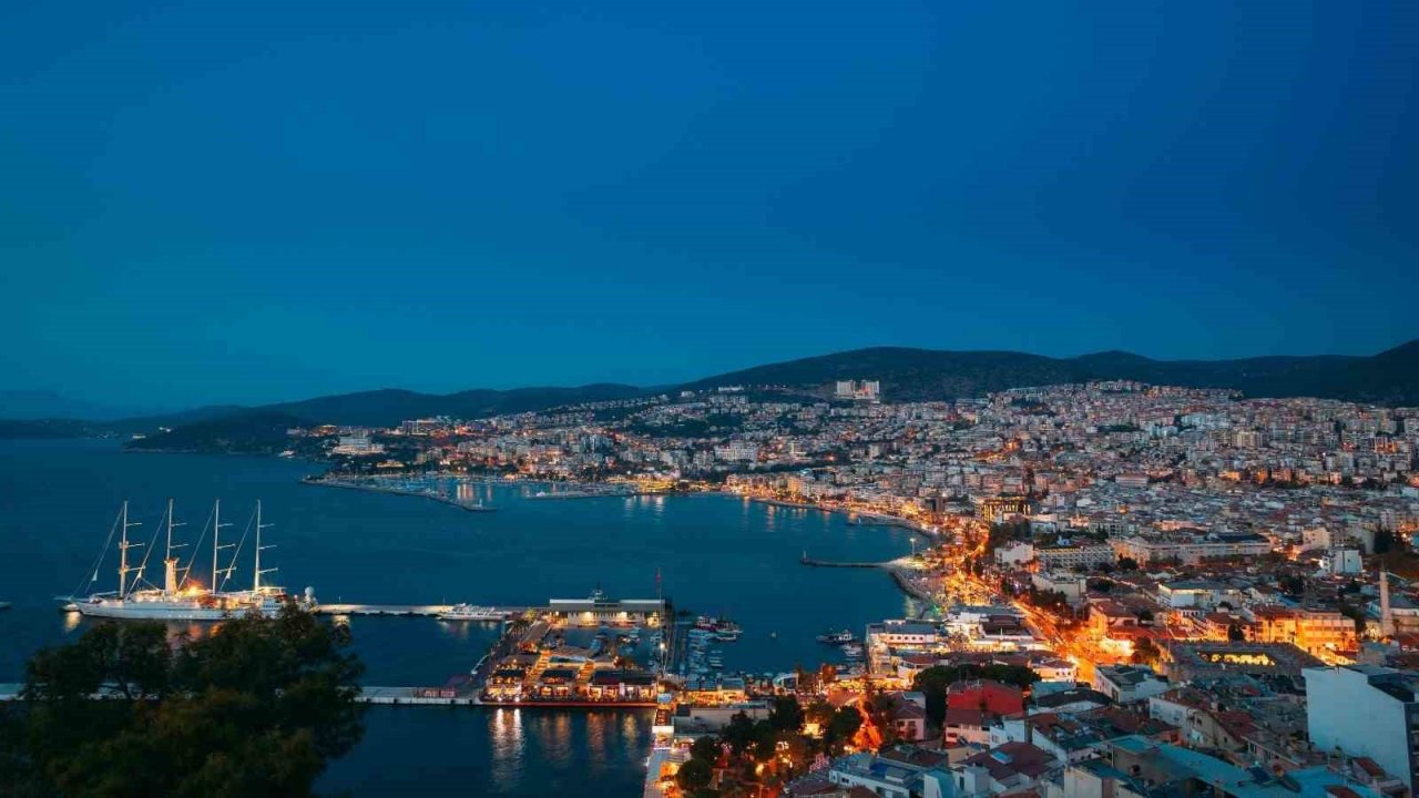Kuşadası, yaşamak ve yatırım yapmak isteyenler için cazibe merkezi oldu