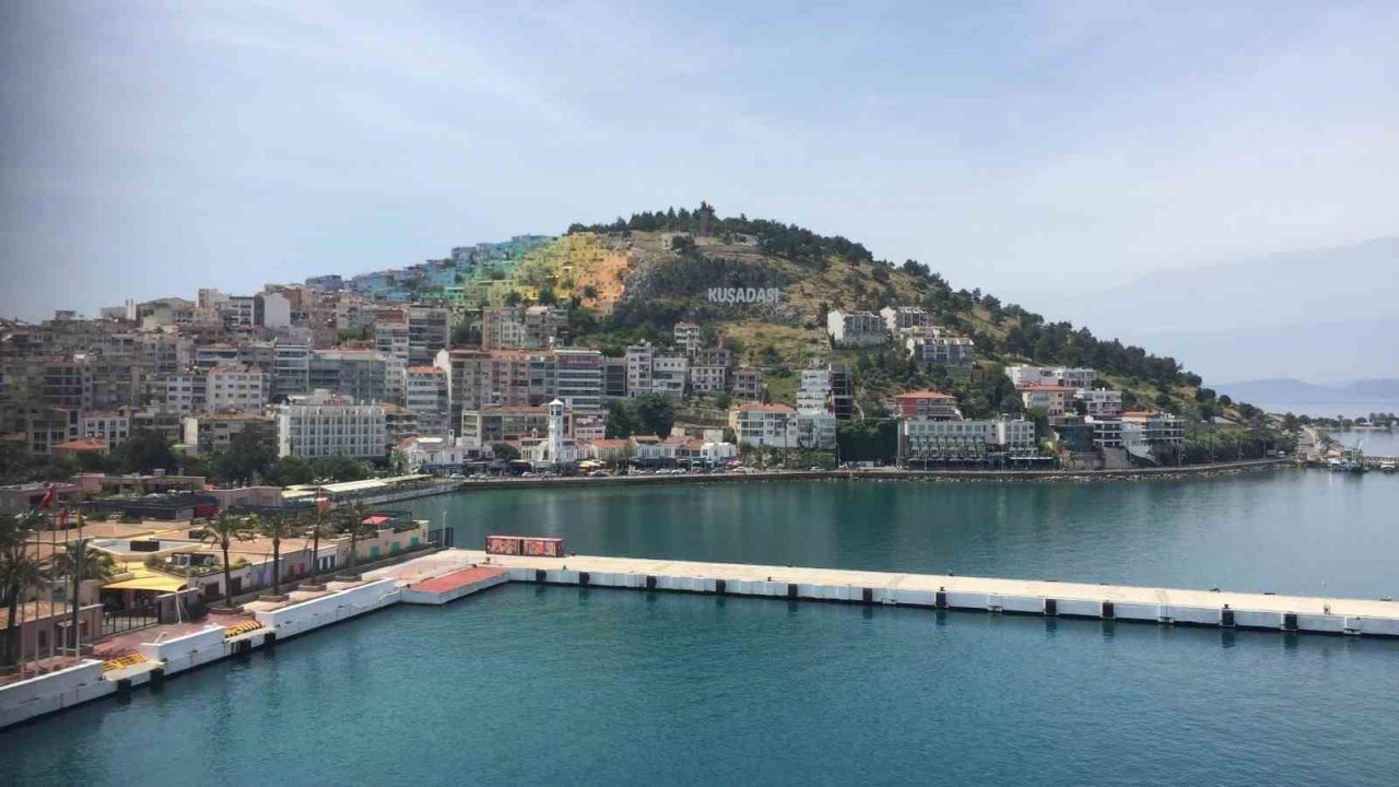 Kuşadası, yaşamak ve yatırım yapmak isteyenler için cazibe merkezi oldu