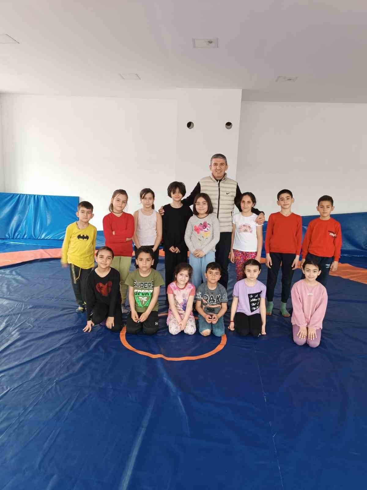 Sarıgöl’de cimnastik kursuna yoğun ilgi