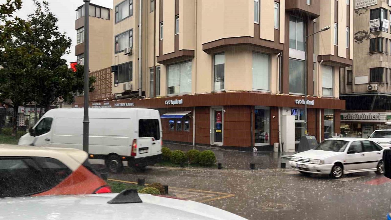 Balıkesir’de beklenen yağmur başladı