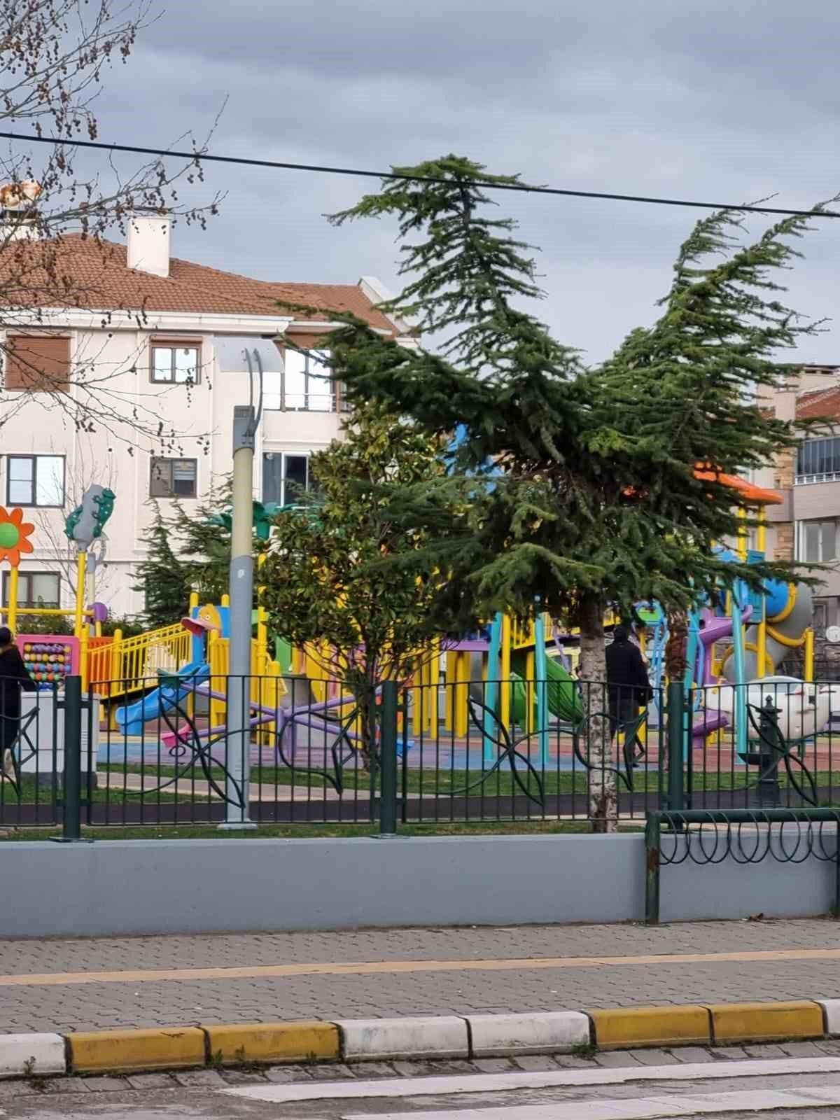 Balıkesir’de beklenen yağmur başladı