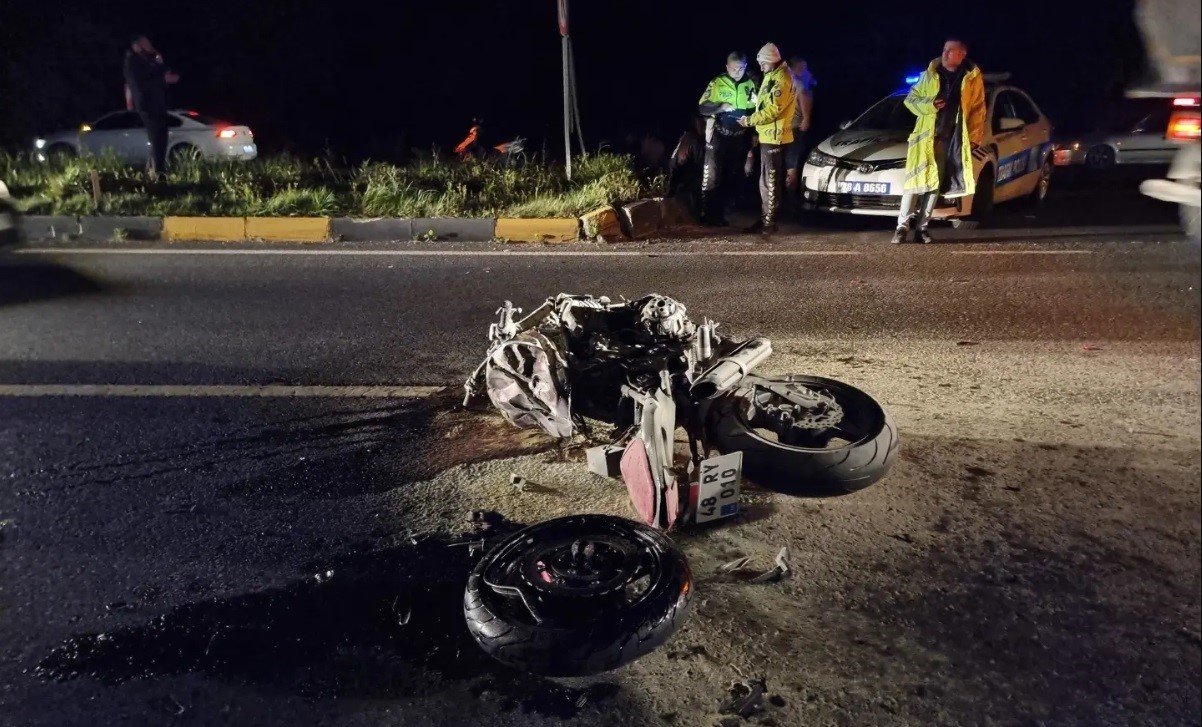 Otomobil İle çarpışan motosikletin sürücüsü yaşamını yitirdi