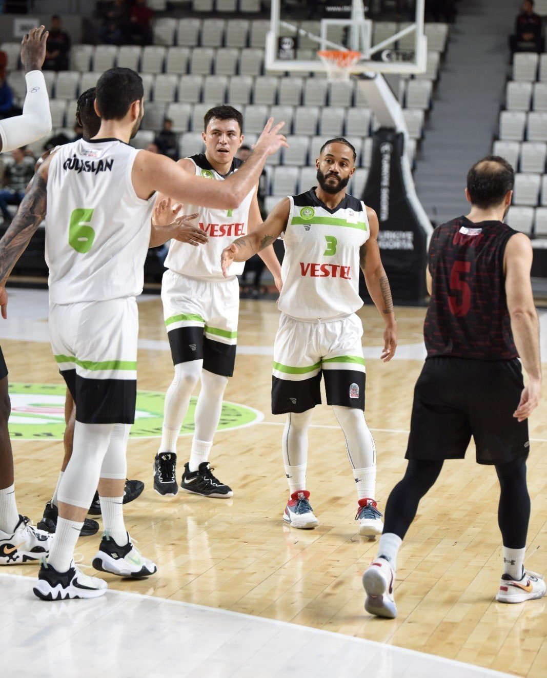 Basketbol Süper Ligi: Manisa BBSK: 69 - Gaziantep Basketbol: 65