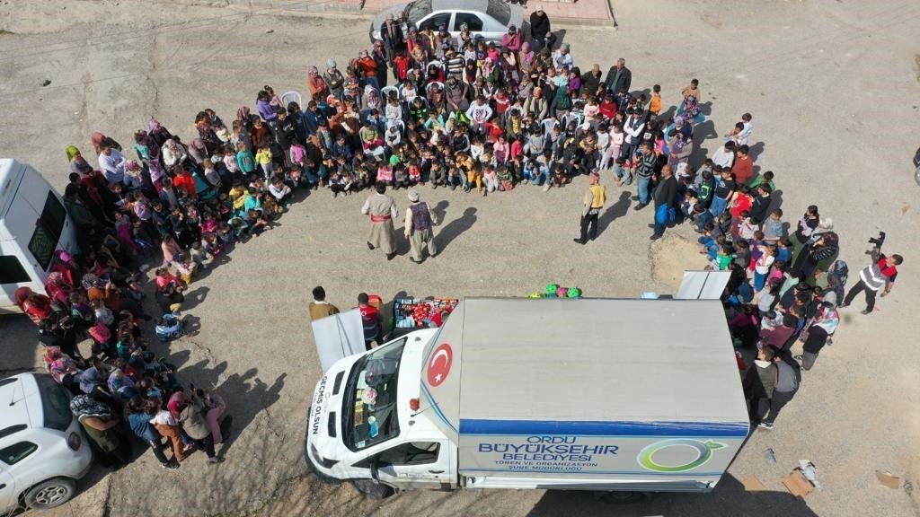 Ordu Büyükşehir Belediyesi, depremzede çocukları unutmuyor