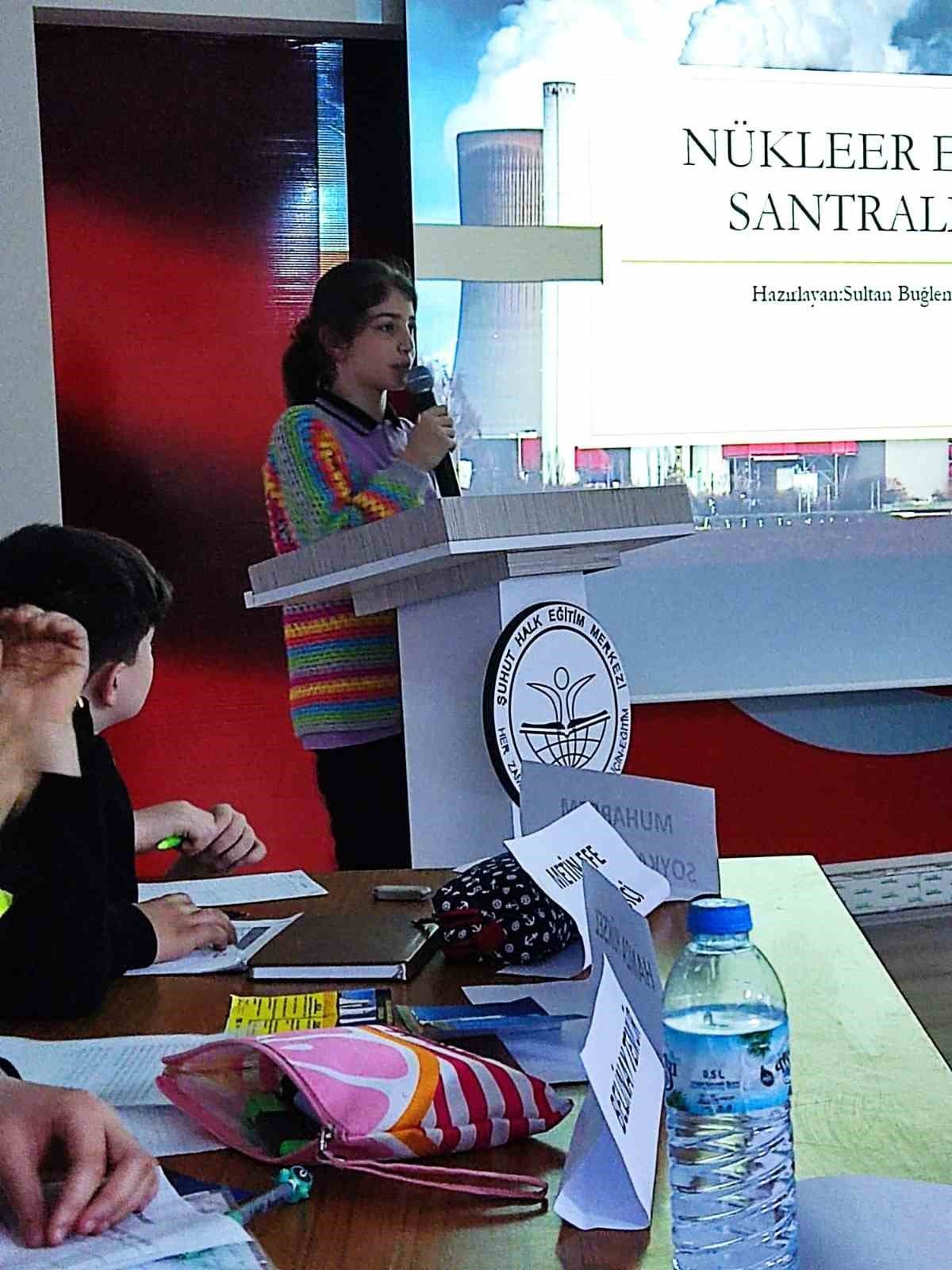 Minikler nükleer enerjiyi tartıştı