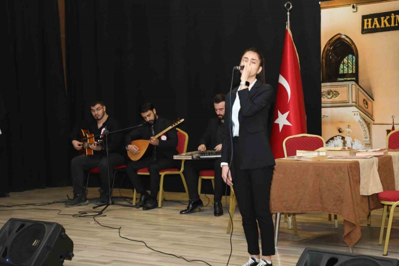 Ağrı’da İstiklal Marşı’nın kabulü ve Mehmet Akif Ersoy’u Anma Günü kutlandı