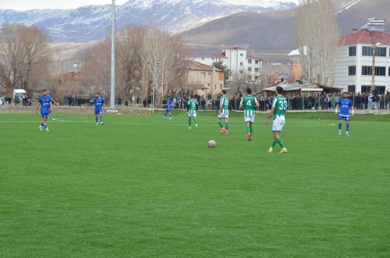 Yeşil Varto Spor, konuk ettiği Mazıdağı ekibini 2-1 mağlup etti
