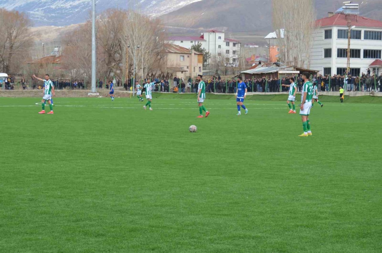 Yeşil Varto Spor, konuk ettiği Mazıdağı ekibini 2-1 mağlup etti