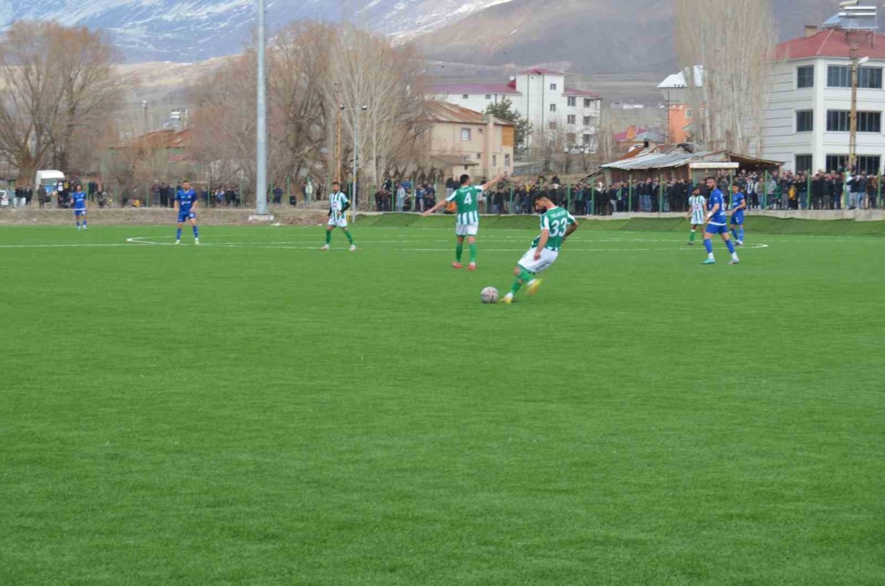 Yeşil Varto Spor, konuk ettiği Mazıdağı ekibini 2-1 mağlup etti