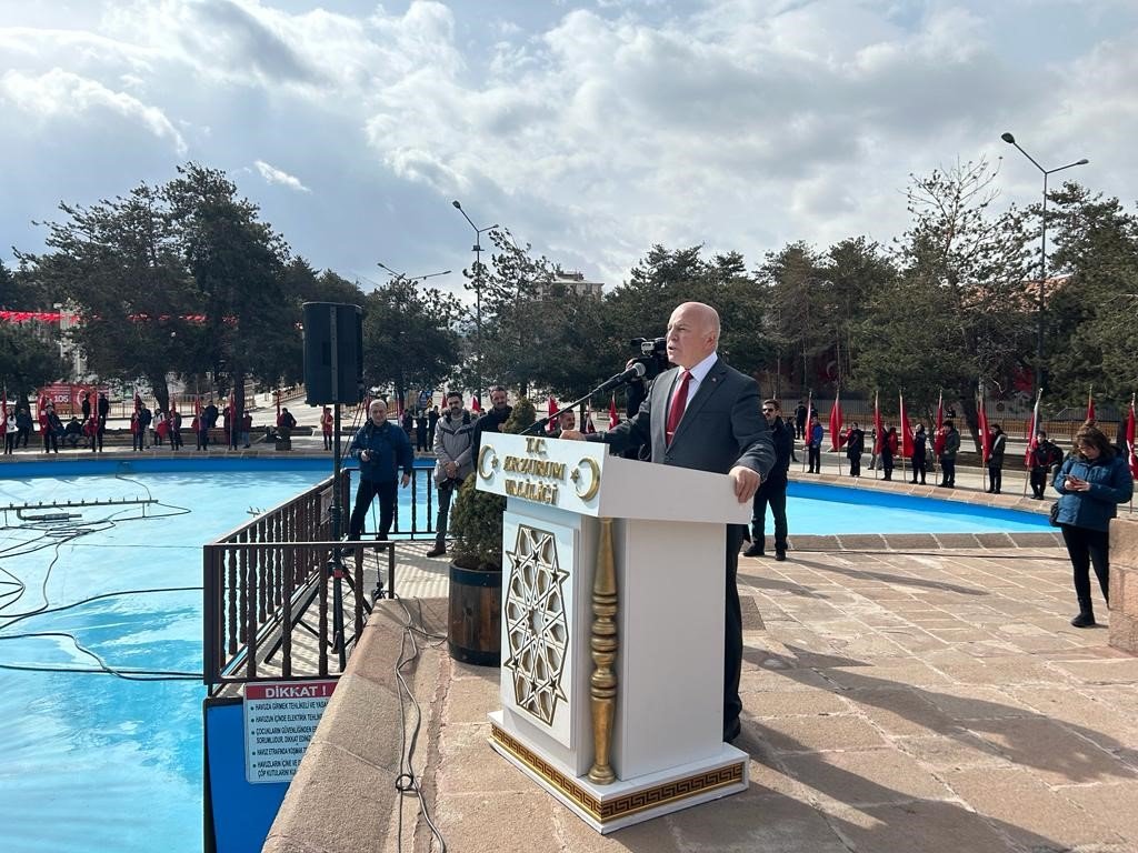 Erzurum’un düşman işgalinden kurtuluşu törenle kutlandı