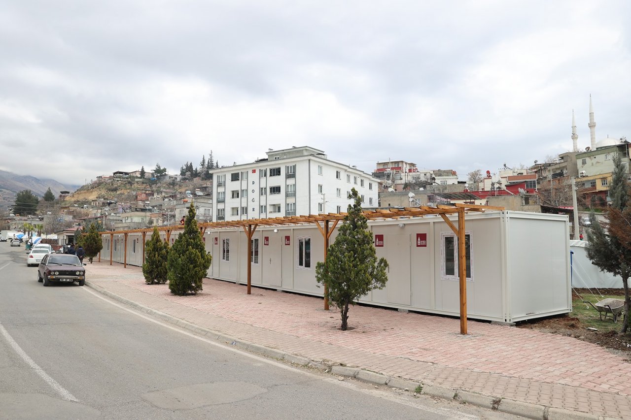 Dulkadiroğlu ilçesinde 4 noktada konteyner çarşı hazırlandı