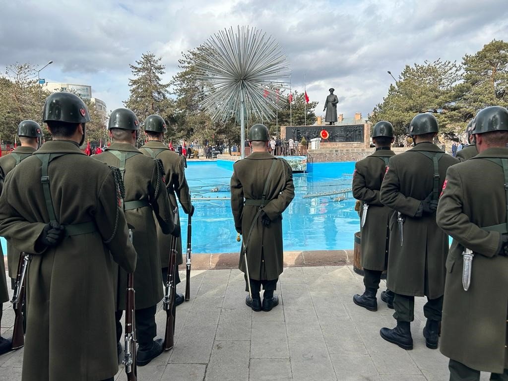 Erzurum’un düşman işgalinden kurtuluşu törenle kutlandı