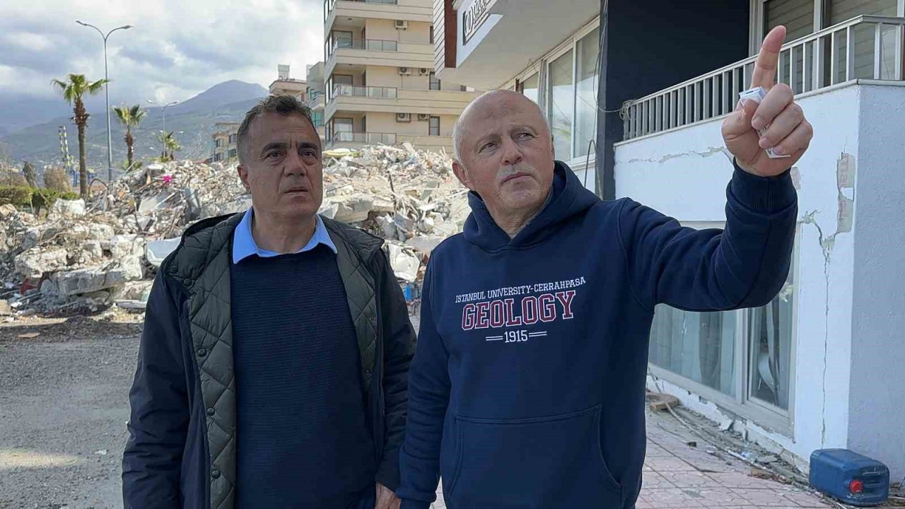 Prof. Dr. Öztürk: "Deprem nedeniyle İskenderun sahilinde 1 metre çökme var"