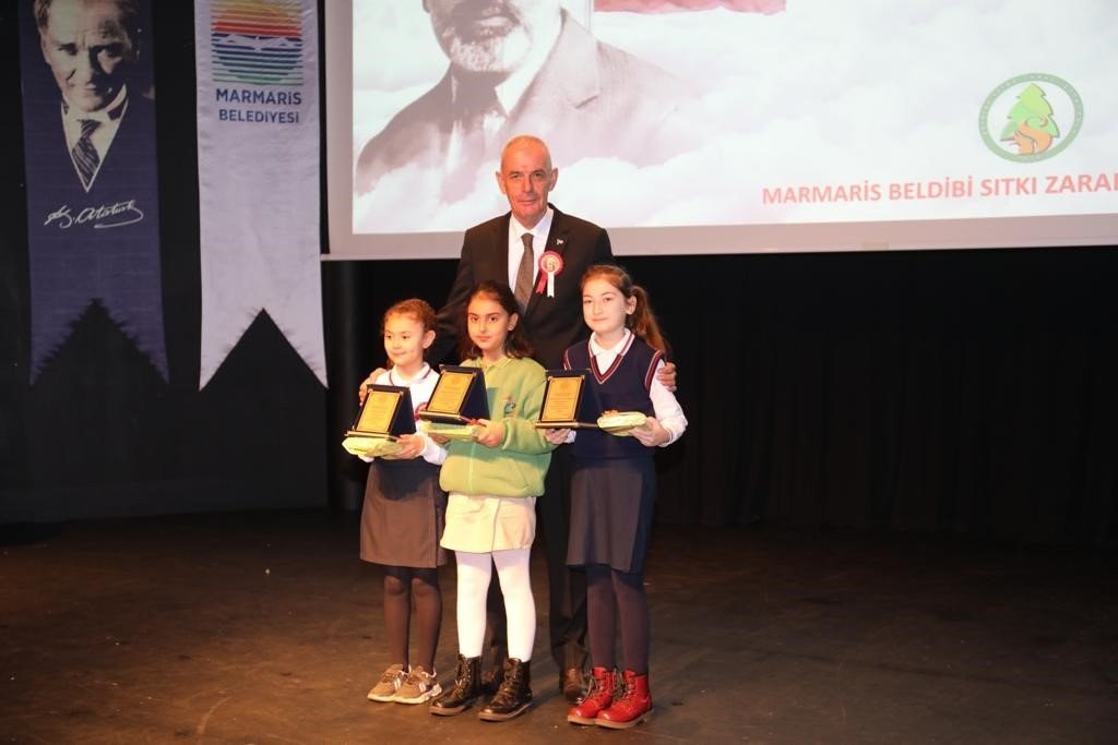 İstiklal Marşı’nın kabulünün yıldönümü Marmaris’te düzenlenen tören ile kutlandı