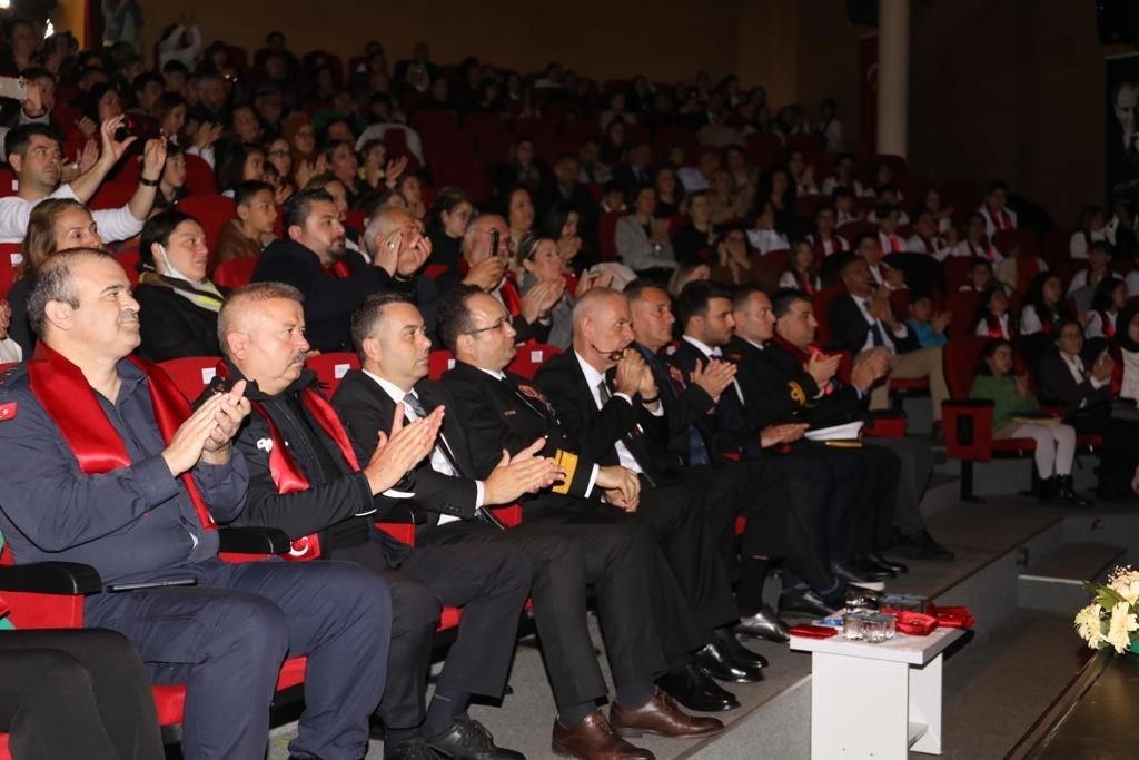 İstiklal Marşı’nın kabulünün yıldönümü Marmaris’te düzenlenen tören ile kutlandı